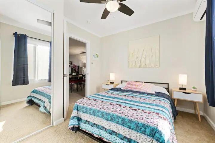 Holiday home Spacious Centrally Located New 2 Bedroom Property! *